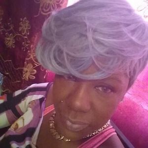 Meet your Posher, Yolanda